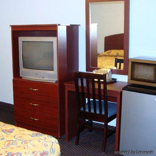Colonial Inn Hammond Room photo
